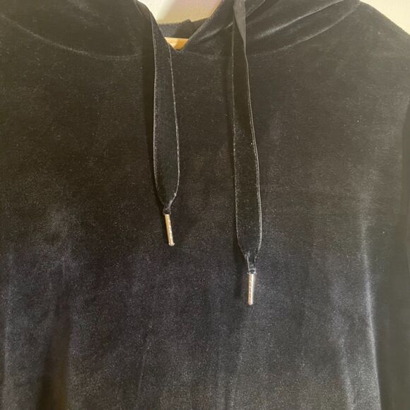 Wild Fable | Black Cropped Velvet Sweatshirt | Medium - Picture 4 of 6